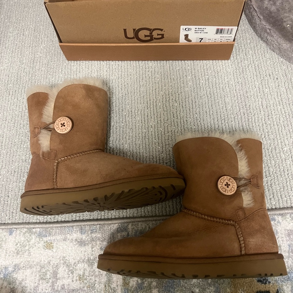 UGG Chestnut Bailey Boots 7 - Picture 2 of 11